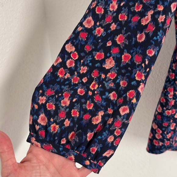 J. Crew Open V-Neck Top in Floral, size XXS - Picture 2 of 10